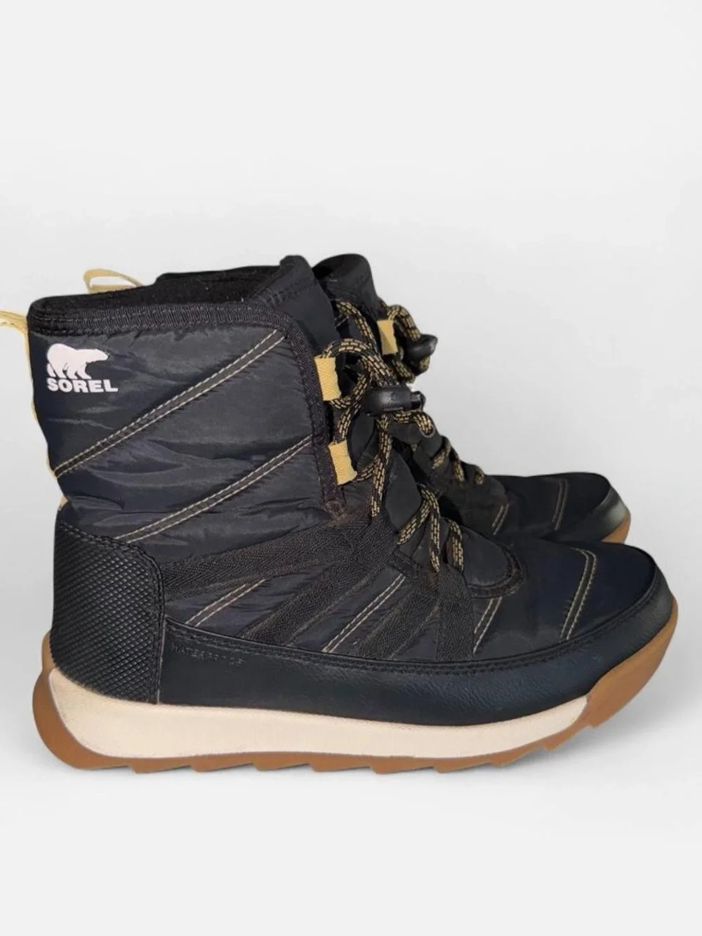 Kids Sorel Black Winter Lace-Up Ankle Boots with Tan Sole Accents size 5